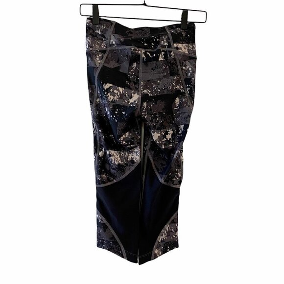 Under Armour Heat Gear Womens Fly Fast Printed Capri Pants Black Small NEW - Picture 6 of 10